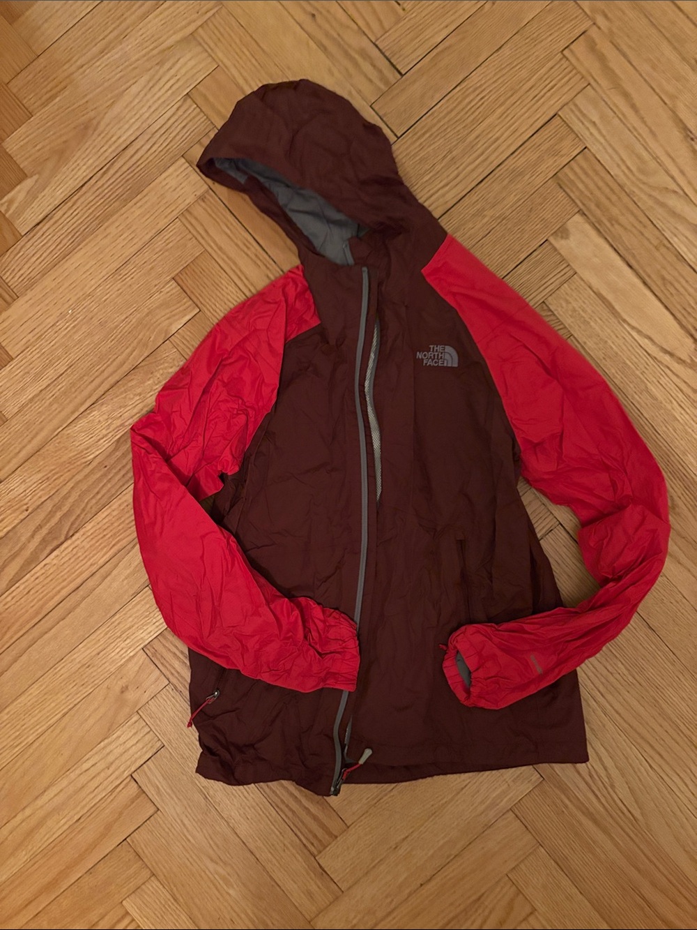 The North Face Men's Hooded Windbreaker in Burgundy and Red
